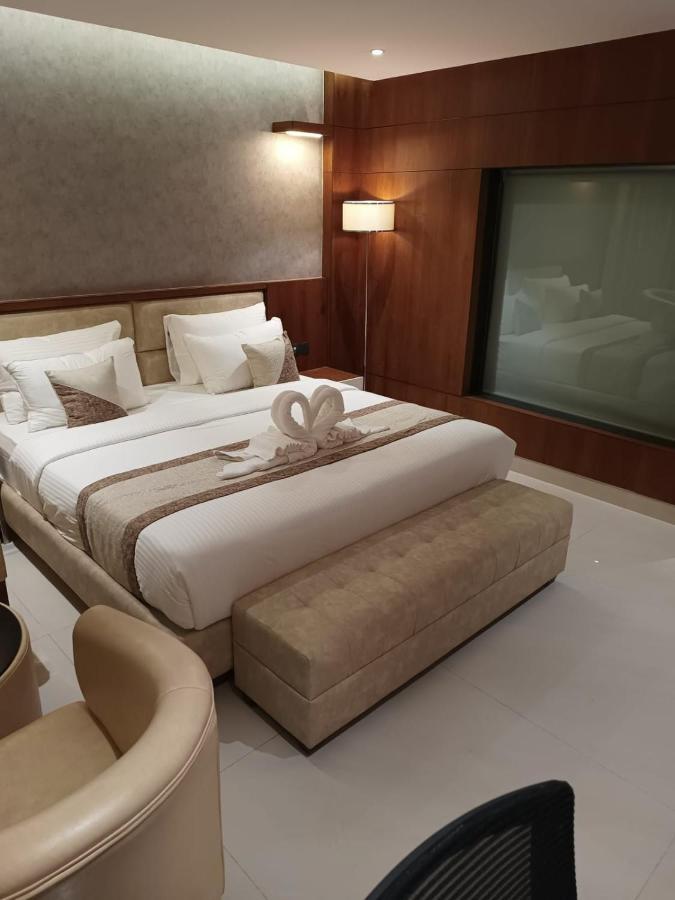 Royal Plaza Suites By Rak Rooms, Mangaluru Exteriör bild