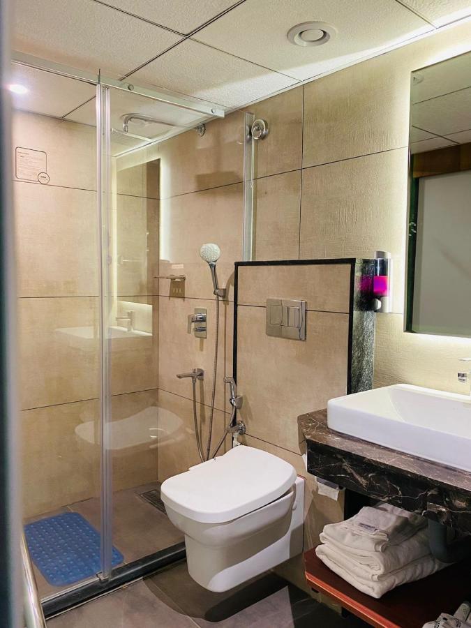 Royal Plaza Suites By Rak Rooms, Mangaluru Exteriör bild