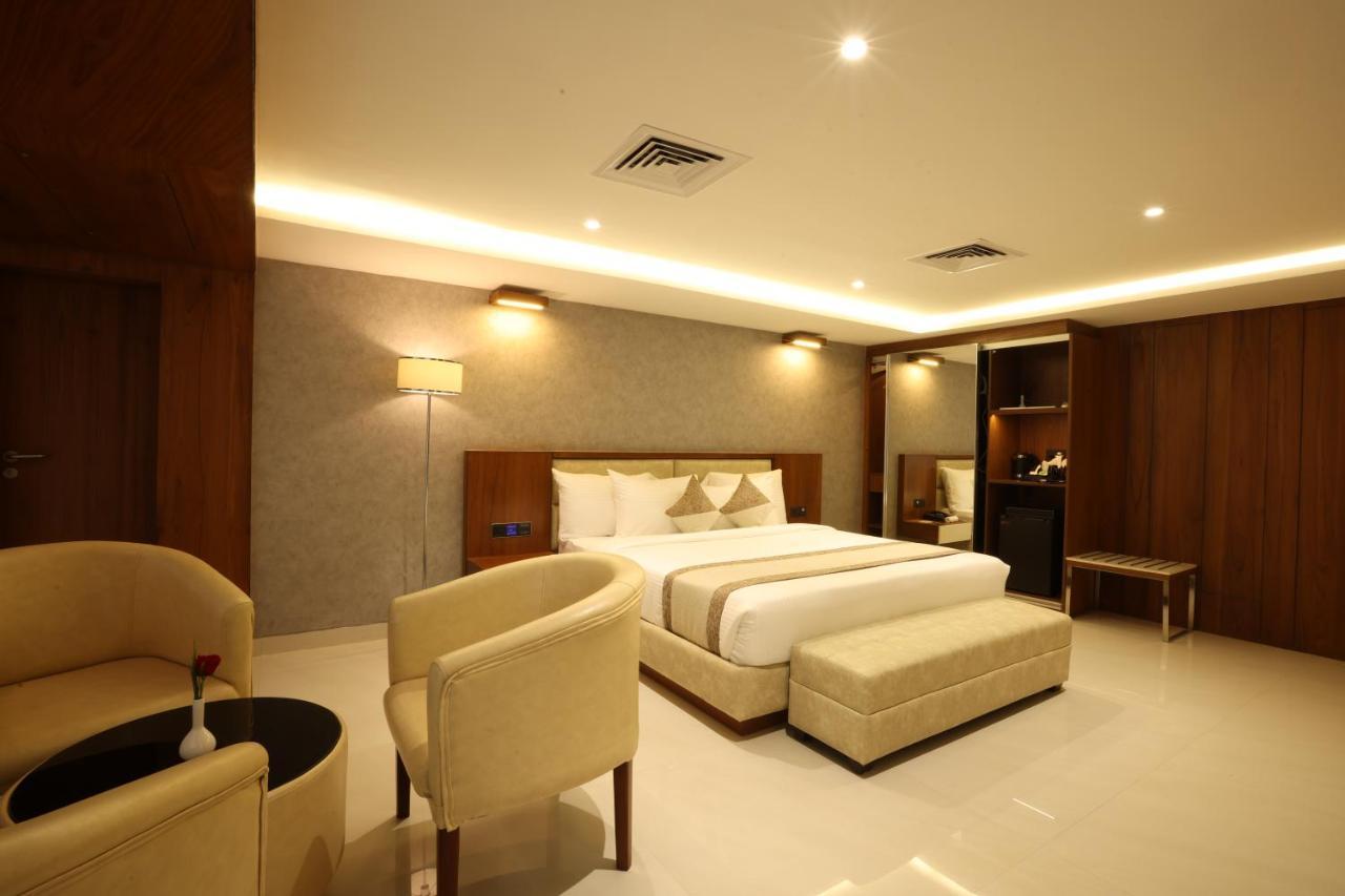 Royal Plaza Suites By Rak Rooms, Mangaluru Exteriör bild