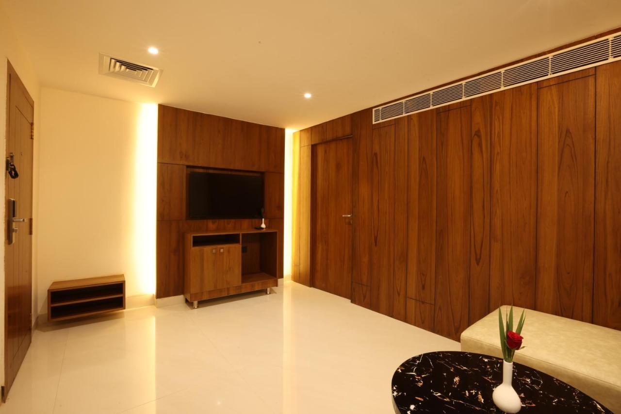 Royal Plaza Suites By Rak Rooms, Mangaluru Exteriör bild