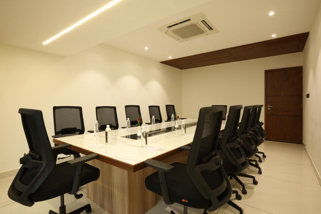 Royal Plaza Suites By Rak Rooms, Mangaluru Exteriör bild