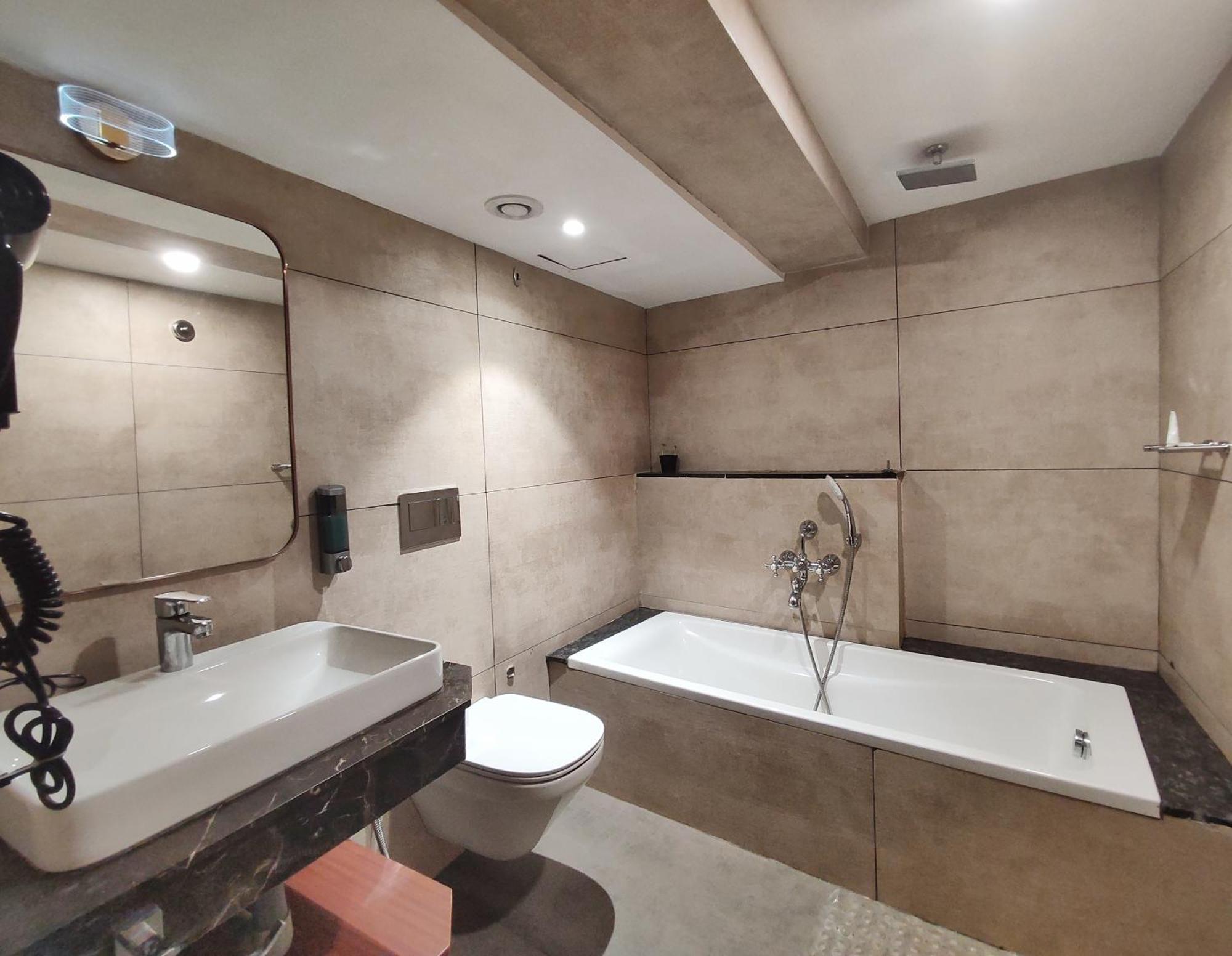 Royal Plaza Suites By Rak Rooms, Mangaluru Exteriör bild