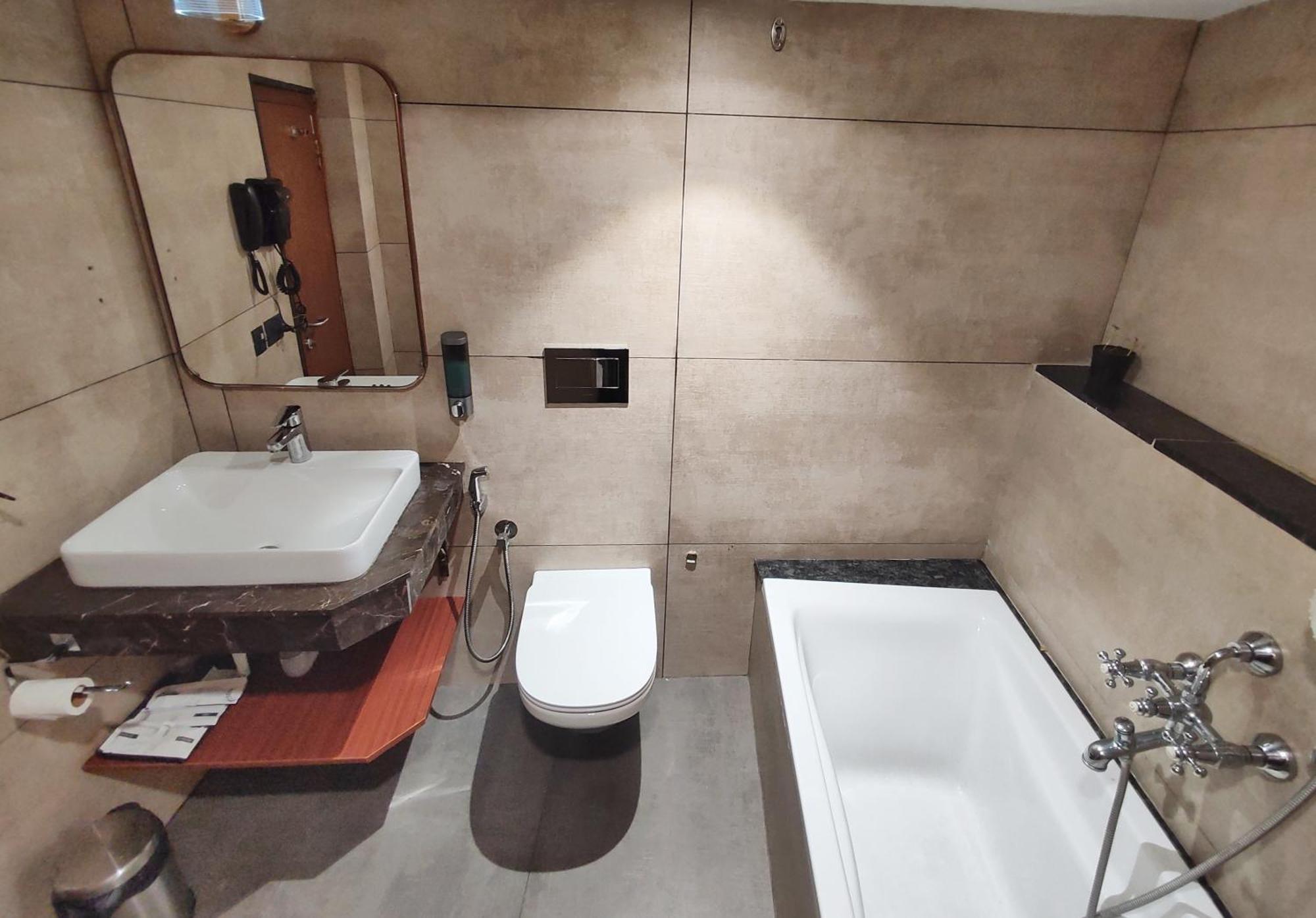 Royal Plaza Suites By Rak Rooms, Mangaluru Exteriör bild
